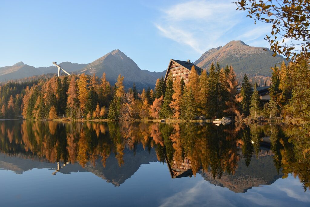 Štbrské Pleso je najnavštevovanejším miestom vo Vysokých Tatrách